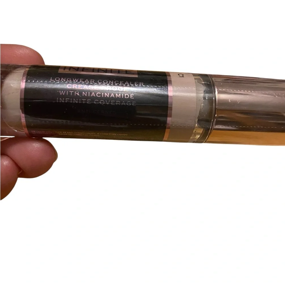 Makeup Revolution Conceal & Define Infinite Concealer - C1